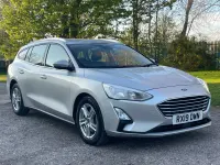 Usado Ford Focus Zetec 95 CV (69 kW) 2019 Plateado Familiar