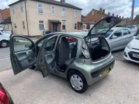 Begagnad Citroën C1 VTR Sport 68 HK (50 kW) 2010 Grön Halvkombi