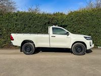 Used Toyota HiLux Active 150 HP (110 kW) 2023 White Pickup