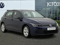 Używany VW Golf VIII Life 147 KM (108 kW) 2023 Niebieski Hatchback