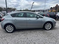 Używany Vauxhall Astra Elite 115 KM (84 kW) 2011 Srebrny Hatchback