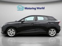 Begagnad MG MG4 EV SE 319 kW (435 HK) 2023 Svart Halvkombi