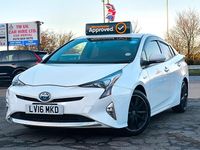 Used Toyota Prius 122 HP (89 kW) 2016 White Hatchback