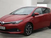 Used Toyota Auris Hybrid Design 2016 Red Hatchback