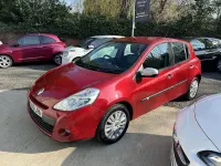 Used Renault Clio II 2010 Red Hatchback