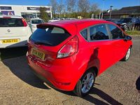 Used Ford Fiesta Zetec 82 HP (60 kW) 2014 Red Hatchback