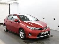 Used Toyota Auris Multidrive S 132 HP (97 kW) 2013 Red Hatchback