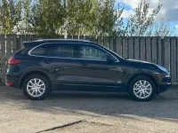 Used Porsche Cayenne 236 HP (173 kW) 2011 Black SUV