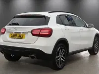 Used Mercedes GLA180 Urban 122 HP (89 kW) 2019 White SUV