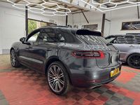 Used Porsche Macan Turbo 400 HP (294 kW) 2016 Grey SUV