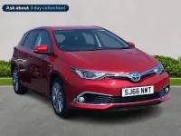 Used Toyota Auris Hybrid 2016 Red Hatchback