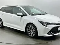 Used Toyota Corolla Design 116 HP (85 kW) 2019 White Estate