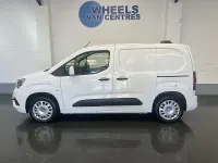 Used Vauxhall Combo Sportive 100 HP (73 kW) 2021 White MPV