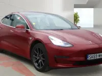 Usado Tesla Model 3 Standard Range 239 kW (325 HP) 2019 Vermelho Sedan