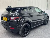 Używany Land Rover Range Rover evoque HSE Dynamic 2018 Czarny Kombi
