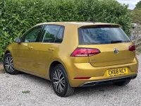 Used VW Golf VII SE 110 HP (80 kW) 2018 Yellow Hatchback