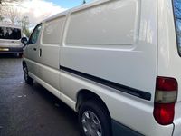 Used Toyota HiAce 88 HP (64 kW) 2004 White Van