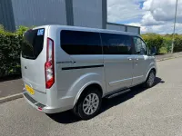 Usado Ford Tourneo Titanium 130 HP (95 kW) 2020 Prateado Monovolume