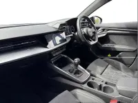 Usado Audi A3 Comfort 147 HP (108 kW) 2022 Azul Sedan