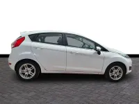 Used Ford Fiesta Zetec 82 HP (60 kW) 2013 White Hatchback