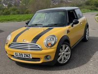Begagnad Mini Cooper Hatch 2009 Gul Halvkombi