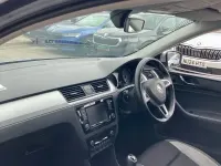 Usado Skoda Rapid SE 90 HP (66 kW) 2016 Prateado Citadino