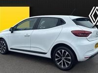Used Renault Clio V Iconic 90 HP (66 kW) 2022 White Hatchback