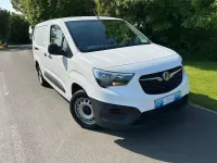 Begagnad Vauxhall Combo 100 HK (73 kW) 2021 Vit Minibuss