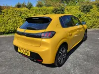 Gebraucht Peugeot 208 Allure+ 99 PS (72 kW) 2022 Gelb Kleinwagen