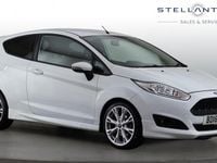 Used Ford Fiesta Zetec 125 HP (91 kW) 2016 White Hatchback