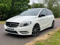 Used Mercedes B180 2013 White Hatchback