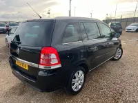 Used Vauxhall Zafira Design Edition 115 HP (84 kW) 2012 Black MPV