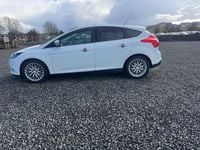 Used Ford Focus Zetec 125 HP (91 kW) 2013 White Hatchback