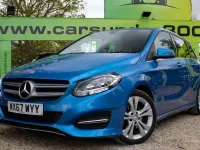 Begagnad Mercedes B200 2017 Blå Minibuss
