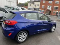 Usado Ford Fiesta Zetec 100 HP (73 kW) 2018 Azul Citadino