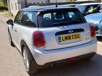 Usado Mini Cooper Hatch 136 HP (100 kW) 2018 Prateado Citadino