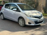 Used Toyota Yaris Multidrive S 99 HP (72 kW) 2013 Silver Hatchback