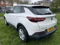 Used Vauxhall Grandland X 2019 White SUV