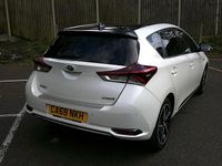 Used Toyota Auris Hybrid Design 2018 White Hatchback