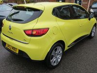 Used Renault Clio IV Dynamique 90 HP (66 kW) 2013 Yellow Hatchback