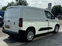 Used Peugeot Partner Premium 100 HP (73 kW) 2022 White MPV