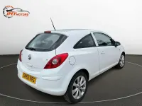 Used Vauxhall Corsa Active 85 HP (62 kW) 2012 White Hatchback