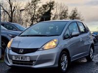Begagnad Honda Jazz ES 98 HK (72 kW) 2011 Silver Halvkombi
