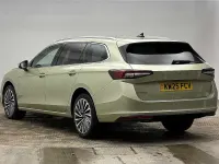 Usado Skoda Superb LAURIN & KLEMENT 190 HP (139 kW) 2025 Amarelo Carrinha