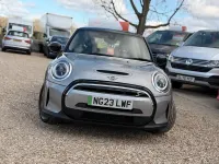 Usado Mini Cooper SE Hatch 33 kW (45 CV) 2023 Plateado Utilitario