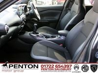 Usado Nissan Juke N-Connecta 114 HP (83 kW) 2023 Cinzento SUV