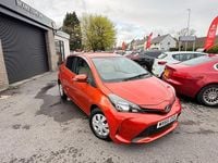 Usado Toyota Vitz 2025 Naranja Utilitario
