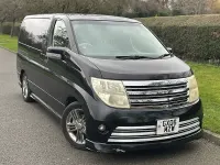 Usado Nissan Elgrand 2021 Negro Monovolumen