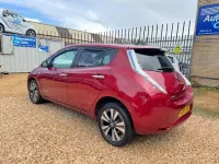 Used Nissan Leaf Tekna 80 kW (109 HP) 2015 Red Hatchback