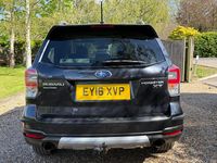 Begagnad Subaru Forester 2016 Grå SUV